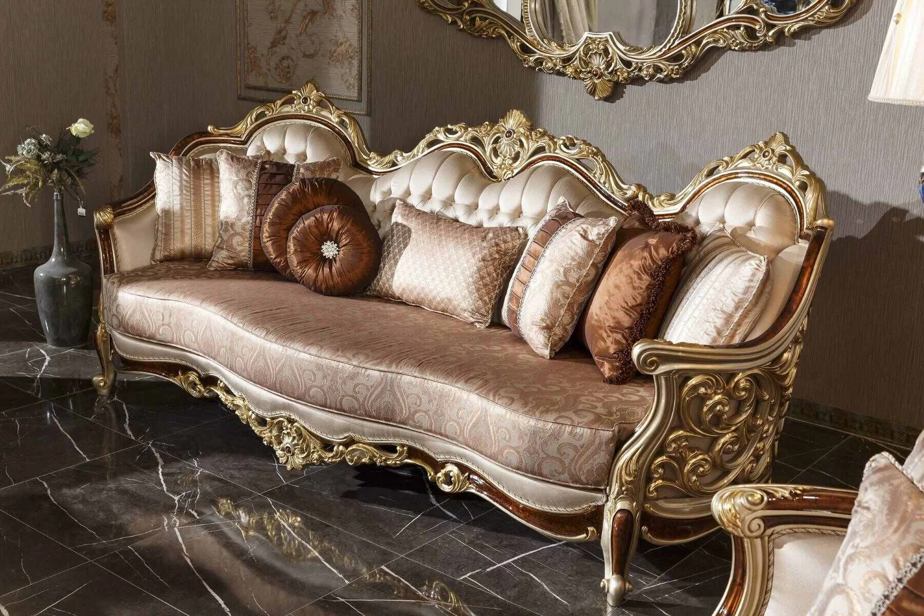 Elegant Traditional Fabric Sofas for Your Home - Image 4